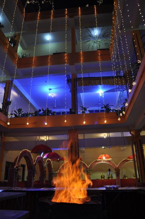 Hotel Maruti Mandapam จาบัลปูร์ ภายนอก รูปภาพ